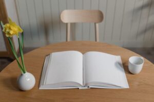 Narcis boek uitgelegd: dit is de inhoud, de thema’s en waarom iedereen ernaar zoekt