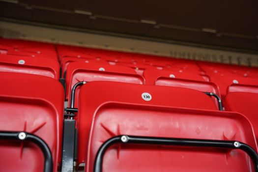 Stand Liverpool FC op scherm met Premier League-ranglijst en Liverpool-logo